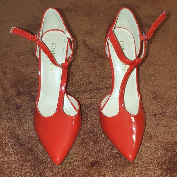 NWOT Red Strapped Heels - Picture 3 of 6